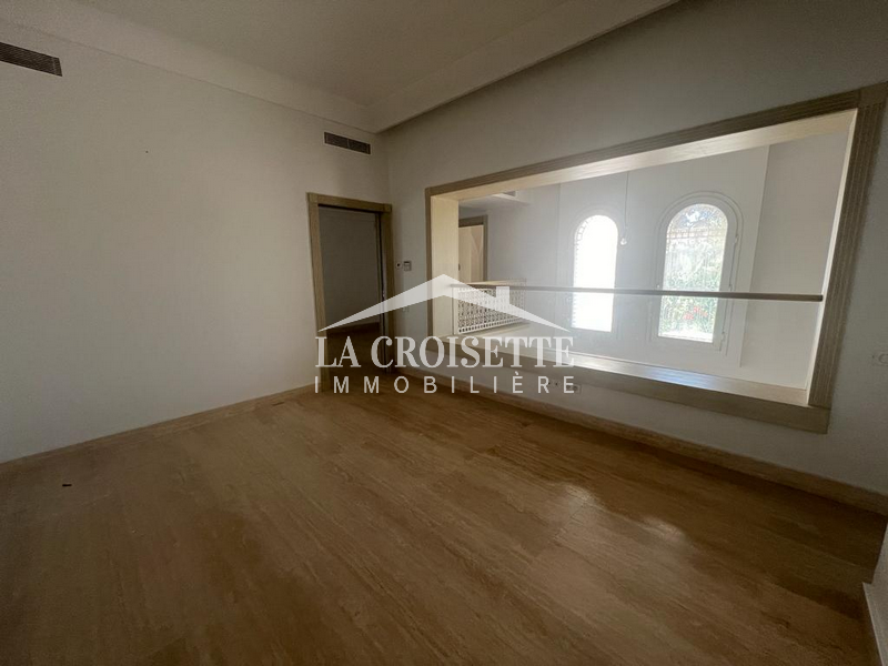 Villa S+5 avec piscine à La Marsa